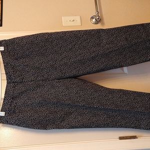 Croft & Barrow- Women's Capri Pants- Classic Fit-Black & White Stretch Size 12